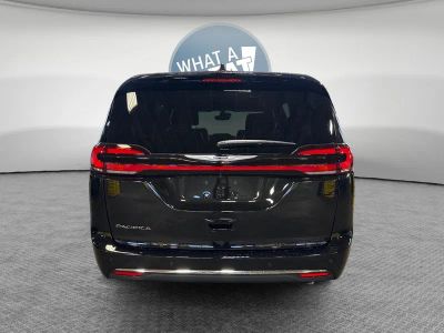 2026 Chrysler Pacifica — detail view
