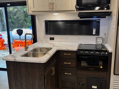 2026 Keystone Rv Zinger 390DB - Photo 6