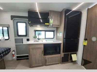 2026 Coachmen RV Freedom Express Select - Photo 12