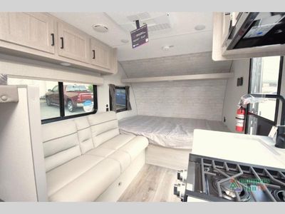 2026 Coachmen RV Catalina Summit Series 7 - Photo 18