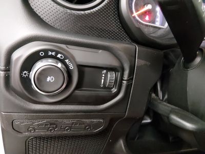 2024 Jeep Wrangler — photo 13 view