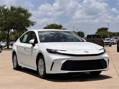 2026 Toyota Camry - Photo 2