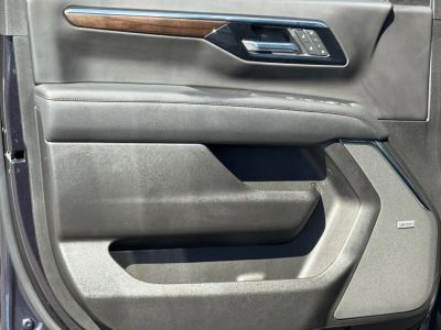 2025 Chevrolet Tahoe - Photo 15