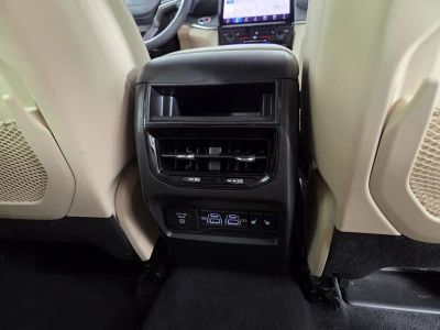 2025 Jeep Grand Cherokee — photo 34 view