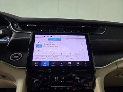 2025 Jeep Grand Cherokee — photo 18 view