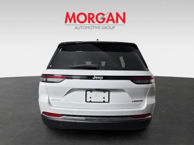 2025 Jeep Grand Cherokee — engine compartment view