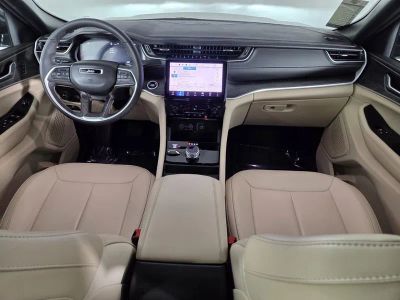 2025 Jeep Grand Cherokee — photo 33 view