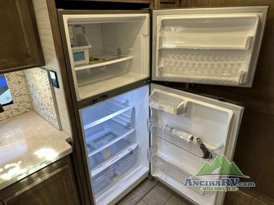 2026 Tiffin Motorhomes Allegro RED - Photo 14