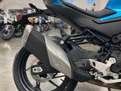 2025 CFMOTO 450NK - Photo 10