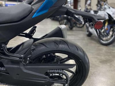 2025 CFMOTO 450NK - Photo 8