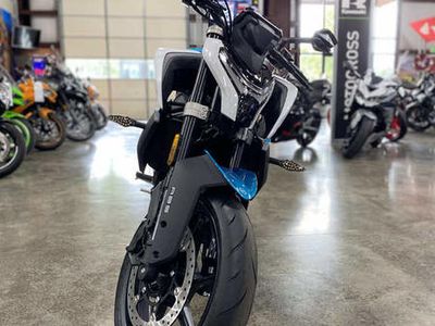 2025 CFMOTO 450NK - Photo 2