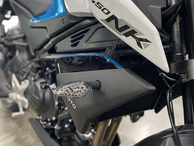 2025 CFMOTO 450NK - Photo 13