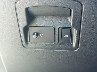 2026 Land Rover Range Rover Velar — photo 35 view