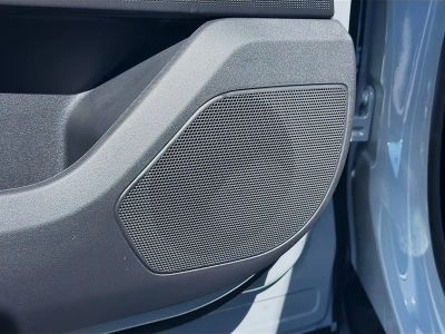 2026 Land Rover Range Rover Velar — photo 23 view