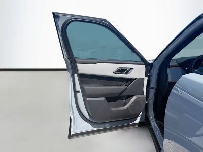 2026 Land Rover Range Rover Velar — photo 21 view