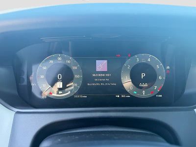 2026 Land Rover Range Rover Velar — photo 40 view