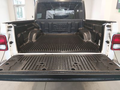 2023 Jeep Gladiator - Photo 11