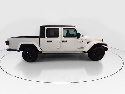 2023 Jeep Gladiator - Photo 8