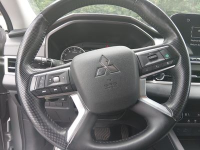 2024 Mitsubishi Outlander - Photo 12