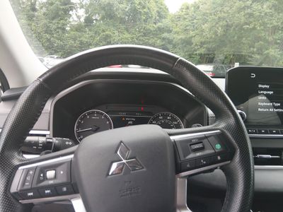 2024 Mitsubishi Outlander - Photo 13