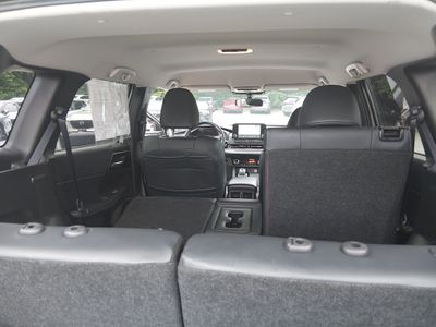 2024 Mitsubishi Outlander - Photo 19