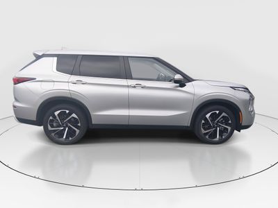 2024 Mitsubishi Outlander - Photo 8