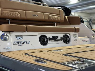2025 Chaparral 2870 SSX - Photo 8