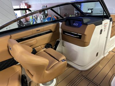 2025 Chaparral 2870 SSX - Photo 14