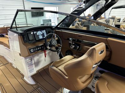 2025 Chaparral 2870 SSX - Photo 13