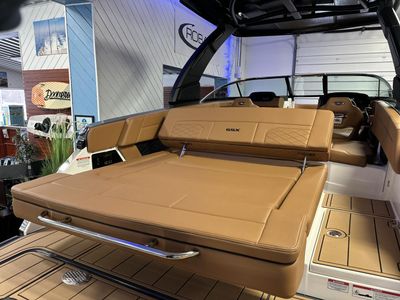 2025 Chaparral 2870 SSX - Photo 11