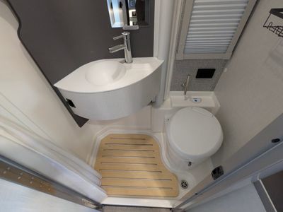 2025 Winnebago EKKO Transit — photo 26 view