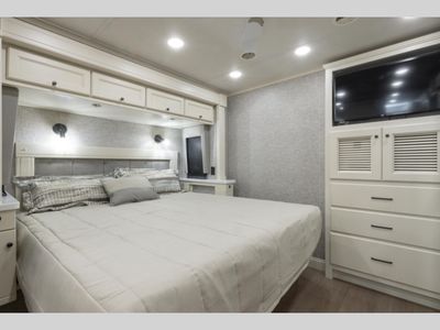 2027 Tiffin Motorhomes Open Road Allegro — photo 8 view