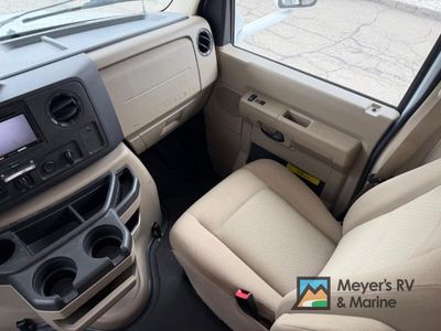 2014 Thor Motor Coach Four Winds - Photo 12