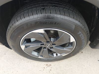 2025 Nissan Rogue — photo 10 view