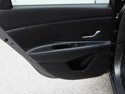 2025 Hyundai Elantra FWD - Photo 24