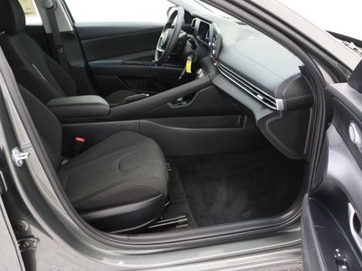 2025 Hyundai Elantra FWD - Photo 34