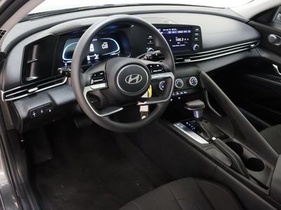 2025 Hyundai Elantra FWD - Photo 13