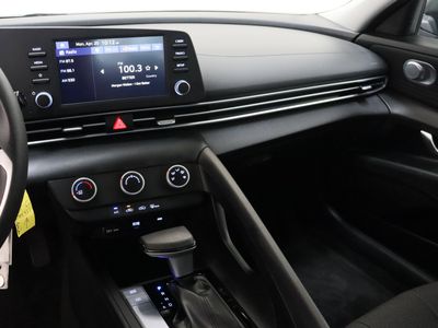 2025 Hyundai Elantra FWD - Photo 15