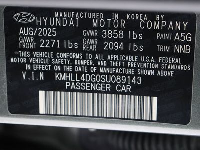 2025 Hyundai Elantra FWD - Photo 38