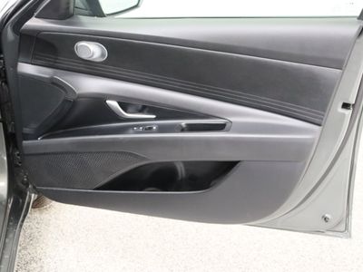 2025 Hyundai Elantra FWD - Photo 32