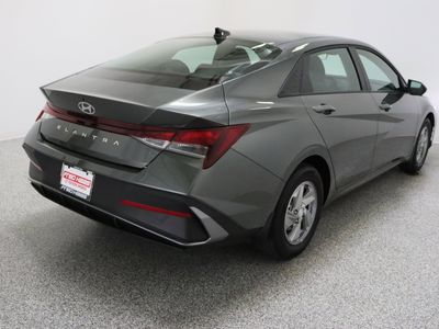 2025 Hyundai Elantra FWD - Photo 7