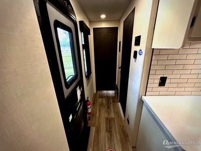 2026 Venture RV SportTrek Touring Edition - Photo 13