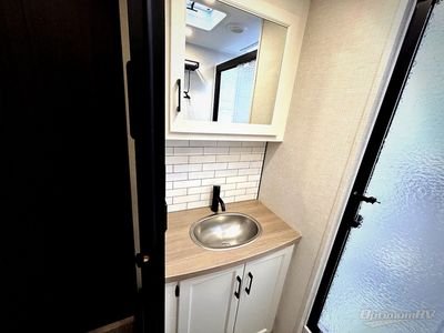 2026 Venture RV SportTrek Touring Edition - Photo 15