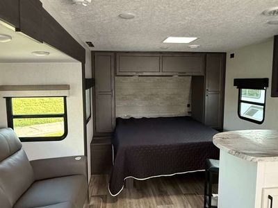 2025 Venture RV Stratus - Photo 4
