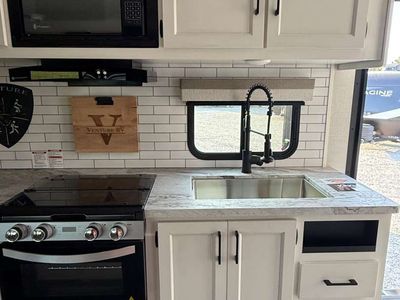 2025 Venture RV Stratus - Photo 18
