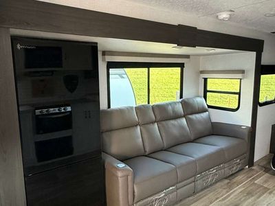 2025 Venture RV Stratus - Photo 3
