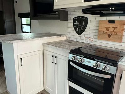2025 Venture RV Stratus - Photo 14