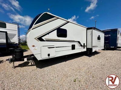 2026 Cougar Half-Ton 29RLP — photo 7 view