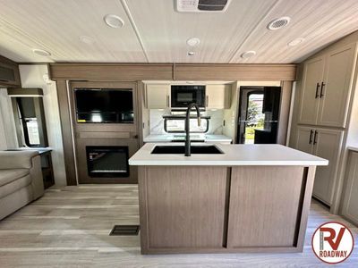2026 Cougar Half-Ton 29RLP — photo 16 view