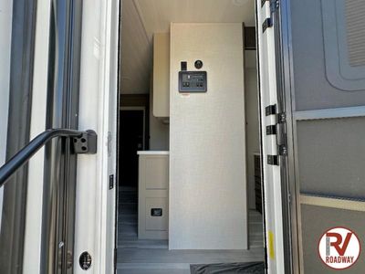 2026 Cougar Half-Ton 29RLP — photo 9 view